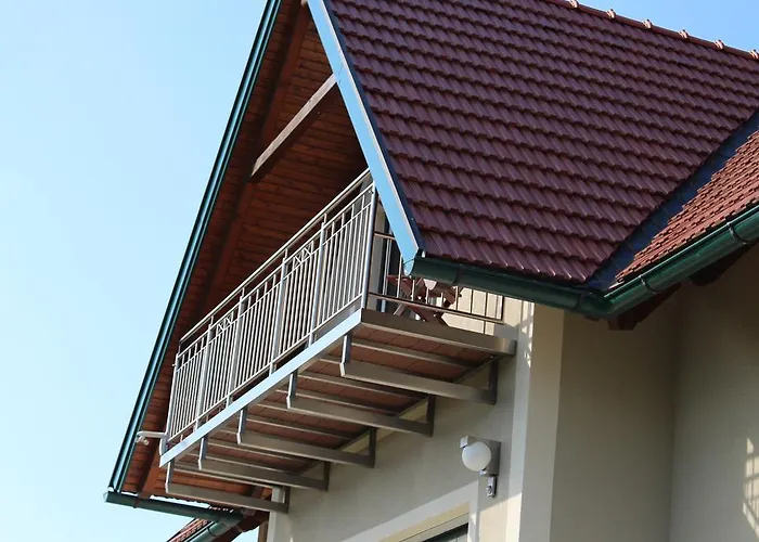 Weingartenhaus 度假居 *