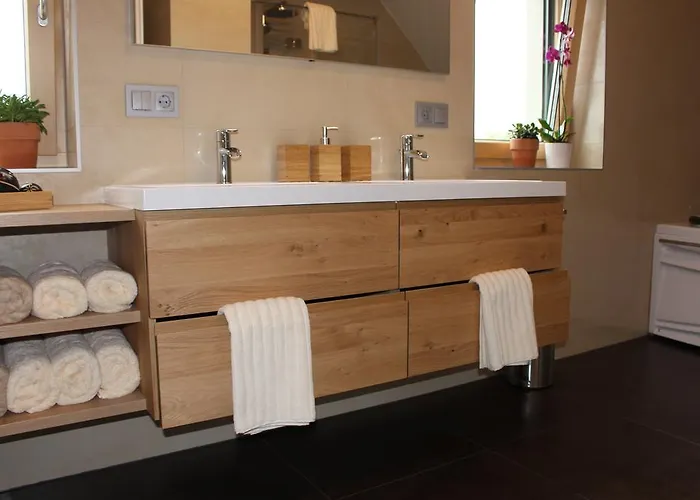 Weingartenhaus 度假居 里欧查赫